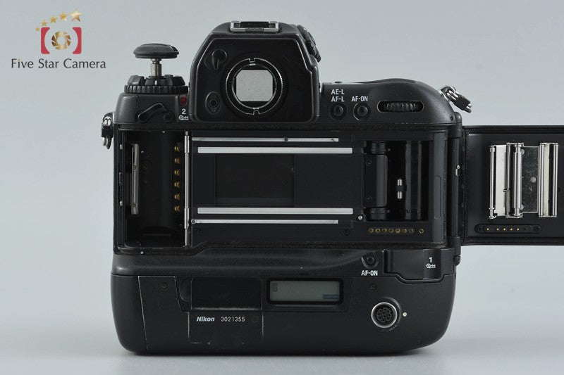 Nikon F5 35mm SLR Film Camera Body