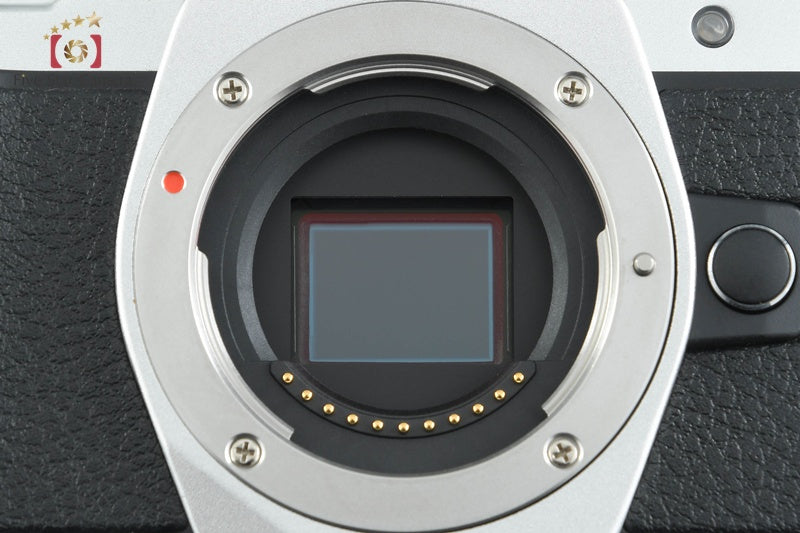 "Shutter count 1,159" Olympus OM-D E-M10 Mark II Silver 16.1 MP 14-42 EZ Lens
