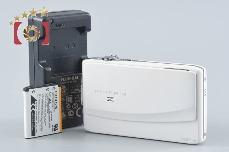 Fujifilm FinePix Z900EXR White 16.0 MP Digital Camera