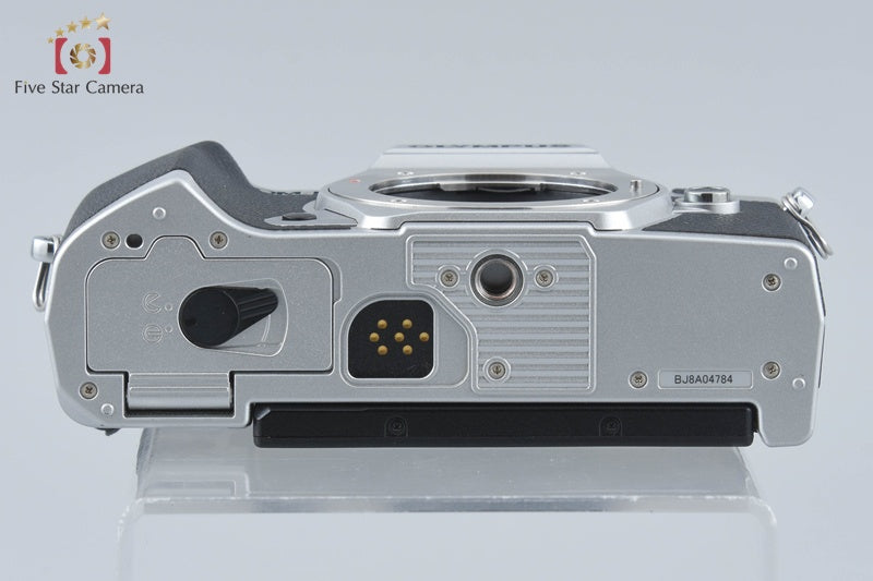 "Count 2,726" Olympus OM-D E-M5 Mark III Silver 20.4MP Digital Mirrorless Camera
