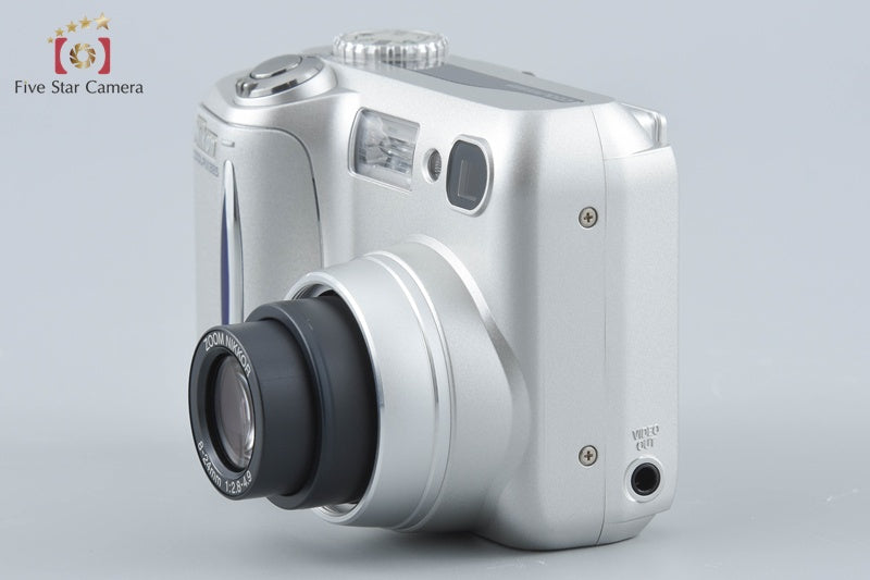 Nikon COOLPIX 885 Silver 3.2 MP Digital Camera