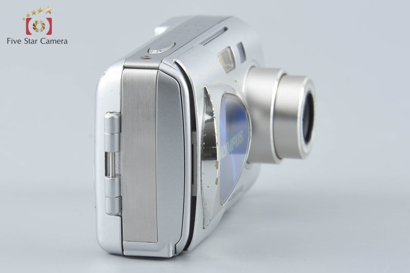 Olympus μ-30 DIGITAL Brilliant Silver 4.0 MP Digital Camera