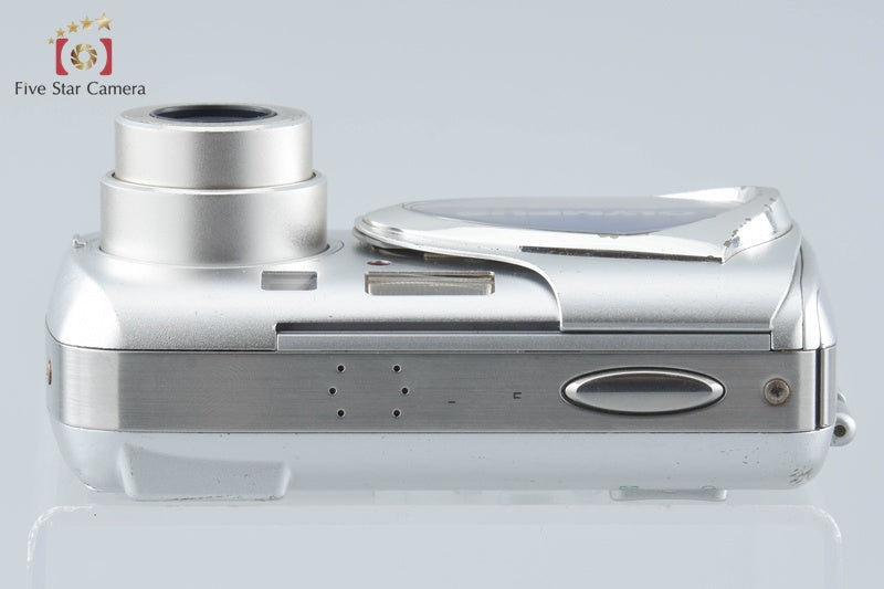 Olympus μ-30 DIGITAL Brilliant Silver 4.0 MP Digital Camera