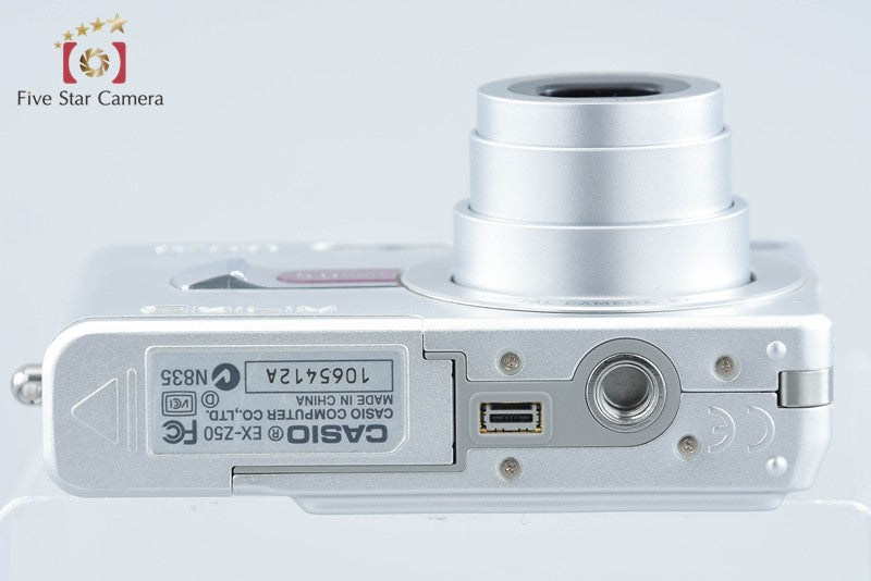 CASIO EXILIM ZOOM EX-Z50 Silver 5.0 MP Digital Camera from Japan