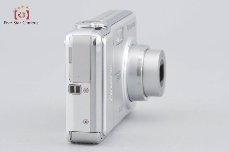 FUJIFILM FINEPIX F460 5.1 MP Digital Camera