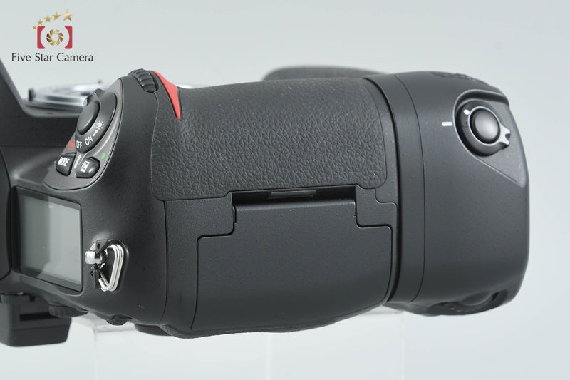 Nikon D200 10.2 MP DSLR Camera + MB-D200 Multi Power Buttery Pack