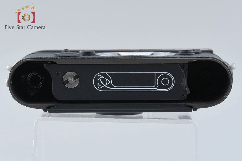 Leica M6 Black 35mm Rangefinder Film Camera Body