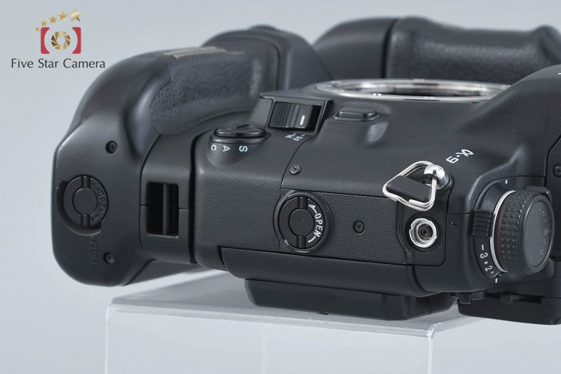 Minolta α-9 Maxxum 9 Dynax 9 SLR 35mm Film Camera + VC-9 Battery Grip