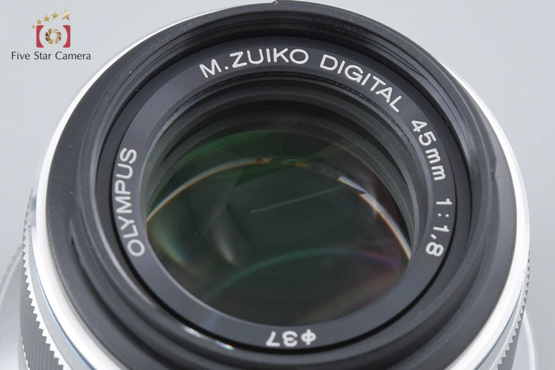 Olympus M.ZUIKO DIGITAL 45mm f/1.8 Silver