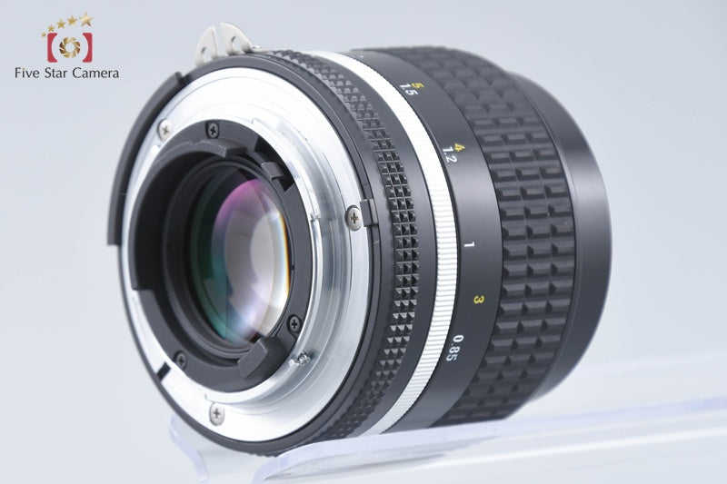 Nikon Ai-S NIKKOR 85mm f/2