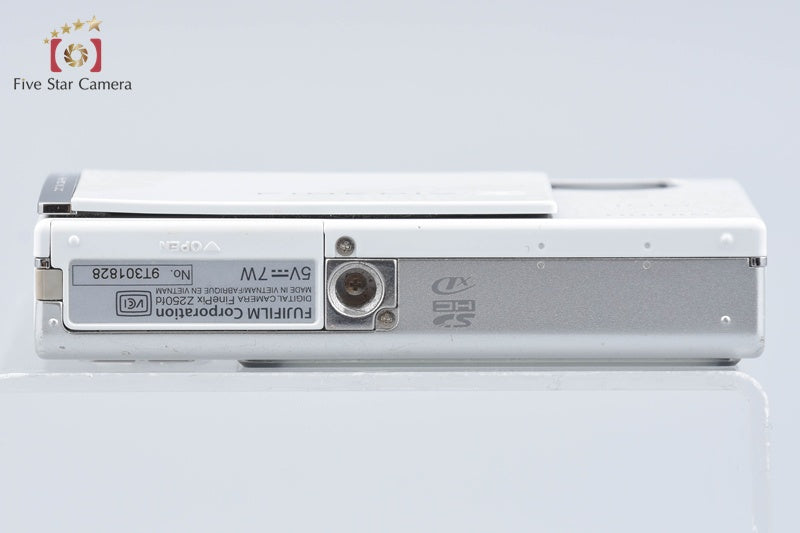 Fujifilm FINEPIX Z250fd Decoration White 10.0 MP Digital Camera