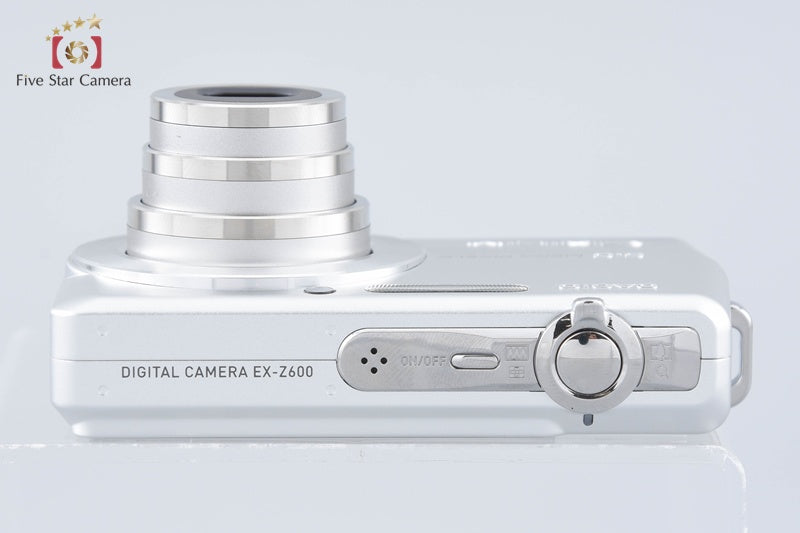 Casio EXILIM ZOOM EX-Z600 Silver 6.0 MP Digital Camera w/ Box
