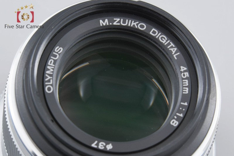 Olympus M.ZUIKO DIGITAL 45mm f/1.8 Silver
