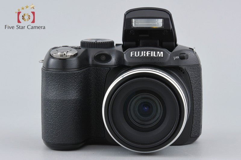 Fujifilm FinePix S2500 HD 12.2 MP Digital Camera from Japan