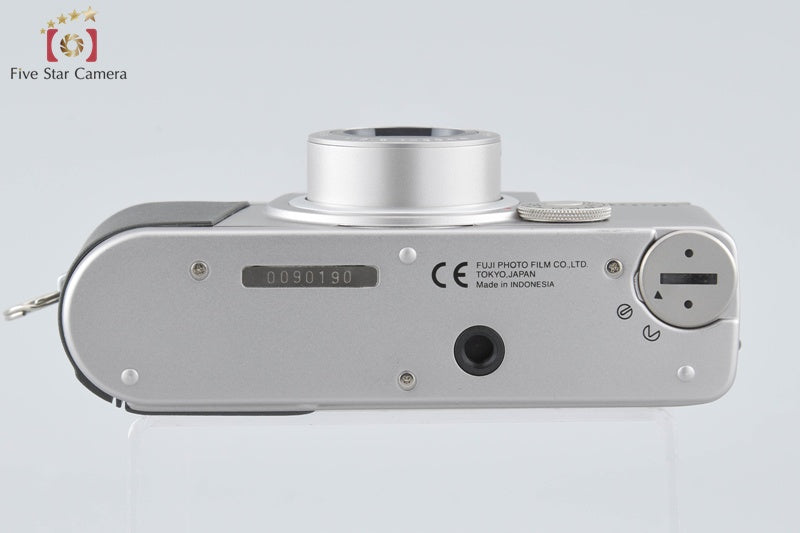 Fujifilm KLASSE Silver 35mm Point & Shoot Film Camera