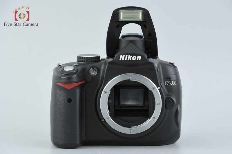 Nikon D5000 12.3 MP DSLR Camera 18-55 VR Lens