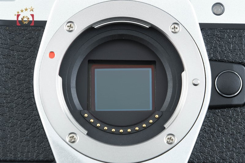 "Count 588" Olympus OM-D E-M10 Mark II Silver 16.1 MP 14-42 EZ Lens