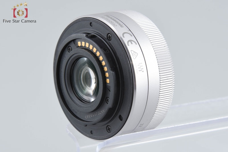 Panasonic LUMIX G VARIO 12-32mm f/3.5-5.6 ASPH. MEGA O.I.S. H-FS12032 Silver