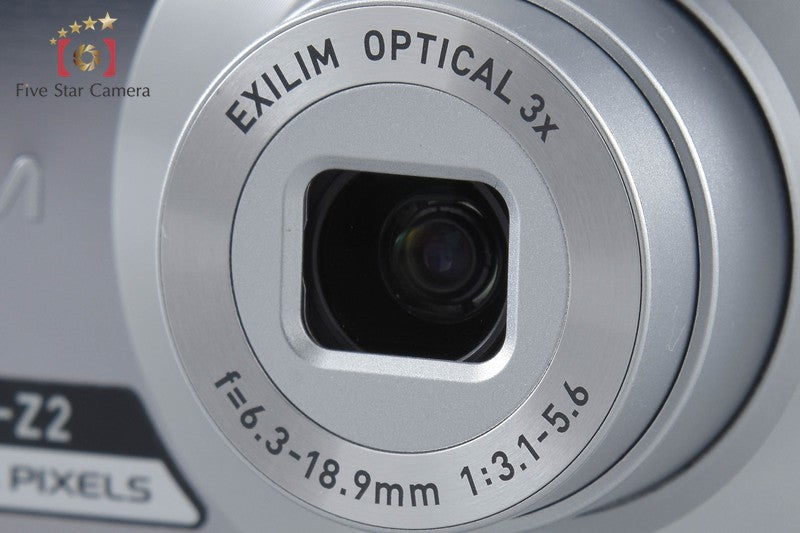 Casio EXILIM EX-Z2 Silver 12.1 MP Digital Camera w/ Box