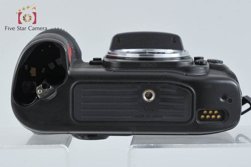 Nikon F100 35mm SLR Film Camera + MB-15 Multi Power Battery Pack