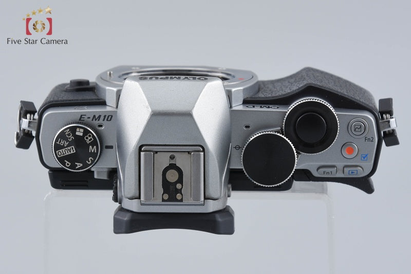 Shutter count 2,433 Olympus OM-D E-M10 Silver 16.1 MP Digital Camera Body
