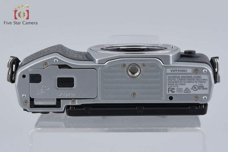 Shutter count 2,433 Olympus OM-D E-M10 Silver 16.1 MP Digital Camera Body