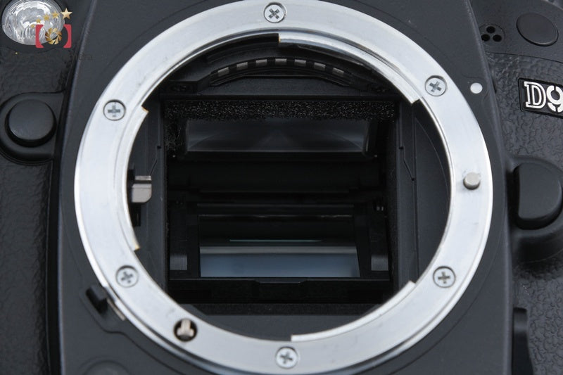 Nikon D90 12.3 MP DSLR Camera AF-S DX 18-105 G VR Lens