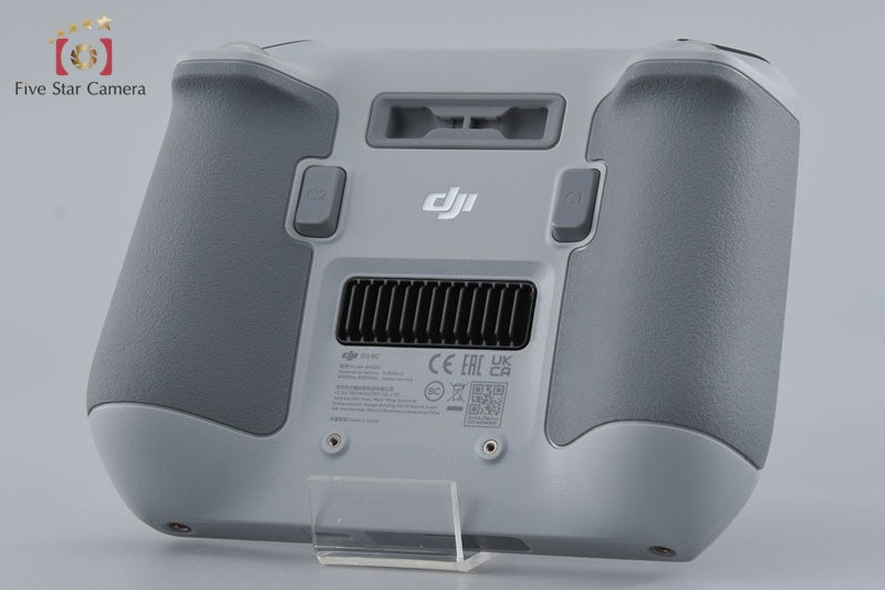 DJI Mavic 3 Pro Camera Drone Quadcopter w/ DJI RC