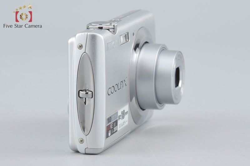 Nikon COOLPIX S220 Soft Silver 10.0 MP Digital Camera w/ Box