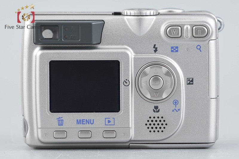 Nikon COOLPIX E5200 Silver 5.1 MP Digital Camera w/ Box