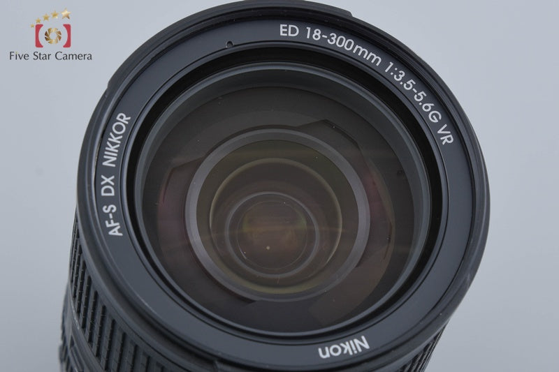 Nikon AF-S DX NIKKOR 18-300mm f/3.5-5.6 G ED VR