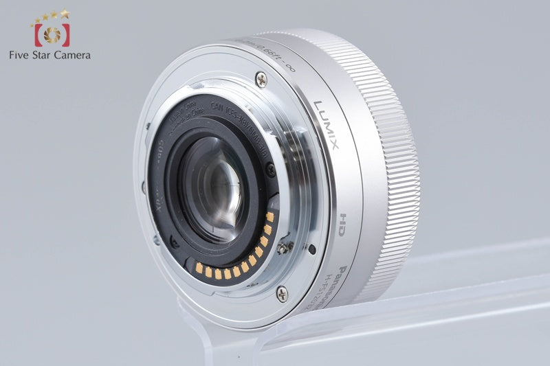Panasonic LUMIX G VARIO 12-32mm f/3.5-5.6 ASPH. MEGA O.I.S. H-FS12032 Silver