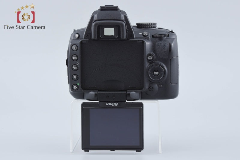 Nikon D5000 12.3 MP DSLR Camera 18-55 VR Lens