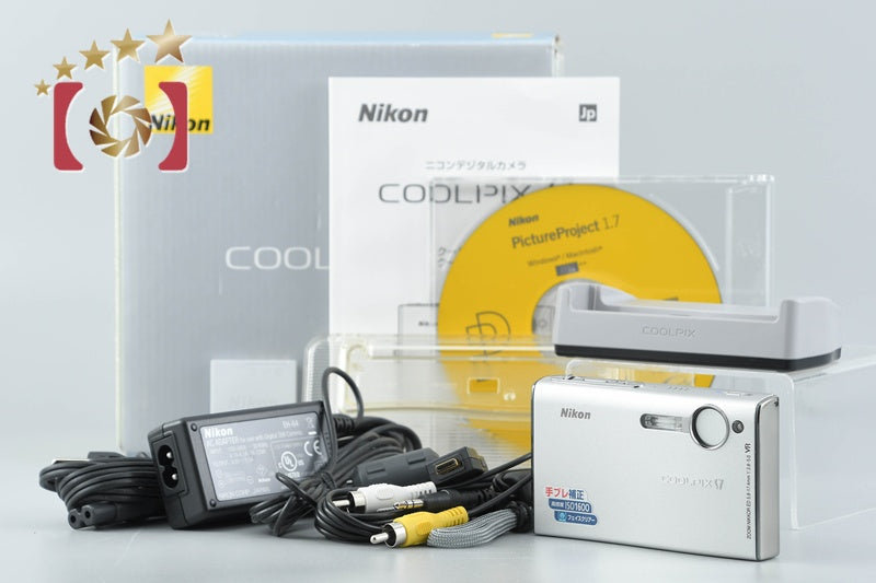 Nikon COOLPIX S7 Silver 7.1 MP Digital Camera w/ Box