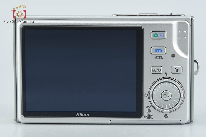 Nikon COOLPIX S7 Silver 7.1 MP Digital Camera w/ Box