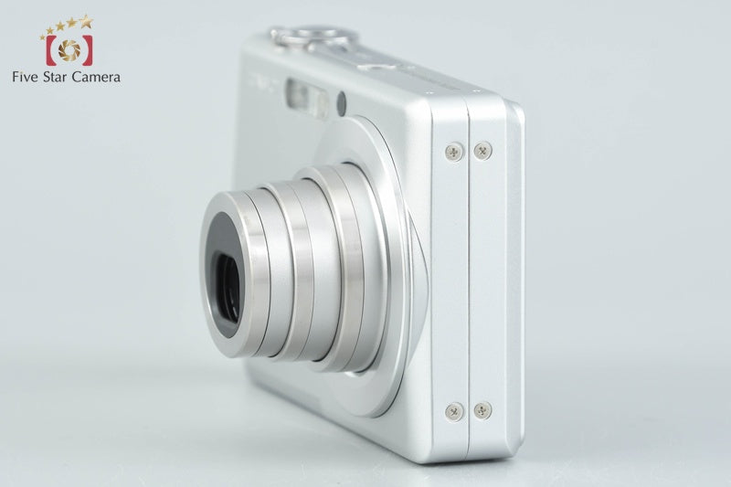 Casio EXILIM ZOOM EX-Z600 Silver 6.0 MP Digital Camera w/ Box