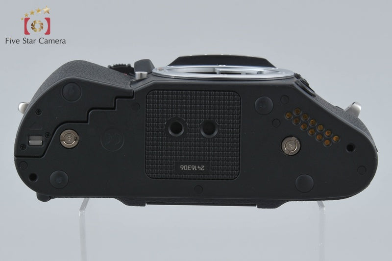 Leica R8 Black 35mm SLR Film Camera Body