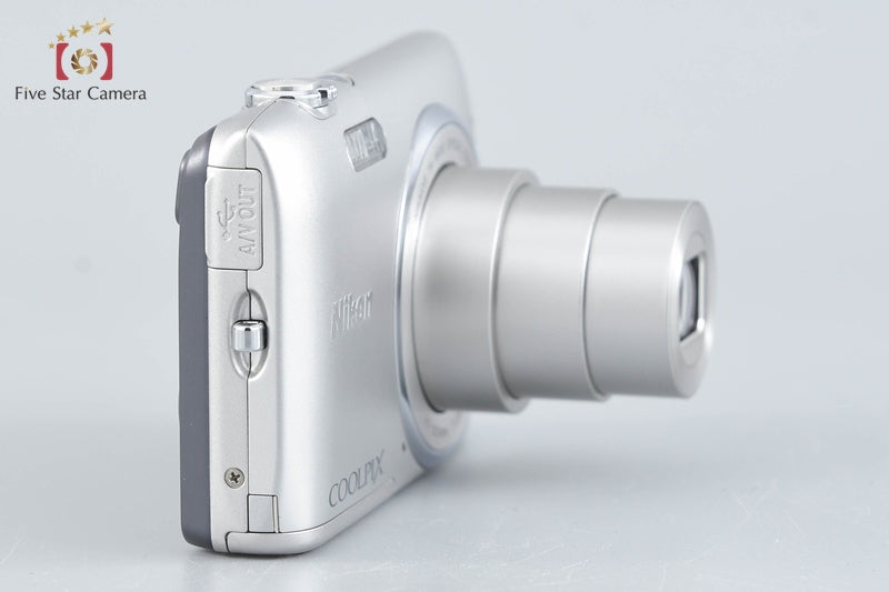 Nikon COOLPIX S3400 Crystal Silver 20.1 MP Digital Camera w/ Box