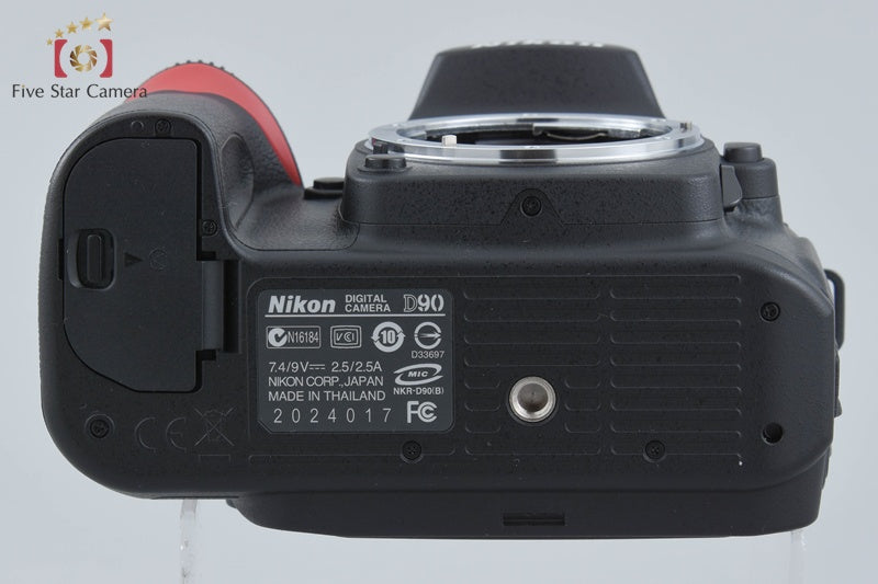 "Shutter count 1,751" Nikon D90 12.3 MP Digital SLR Camera Body w/ Box