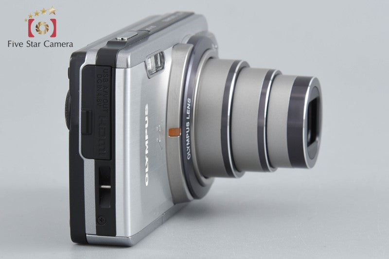 Olympus μ-7020 Silver 12.0 MP Digital Camera