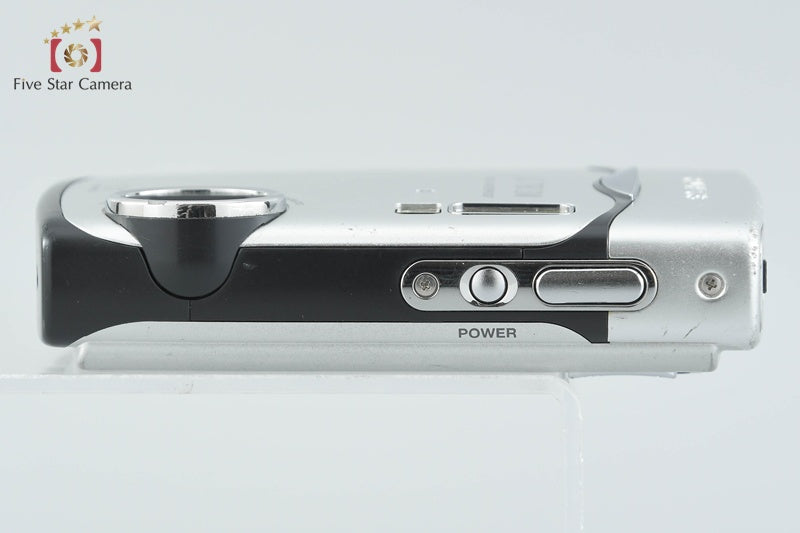 Olympus μ790SW Premium Silver 7.1 MP Digital Camera