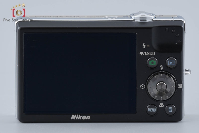 Nikon COOLPIX S640 Ice Silver 12.2 MP Digital Camera