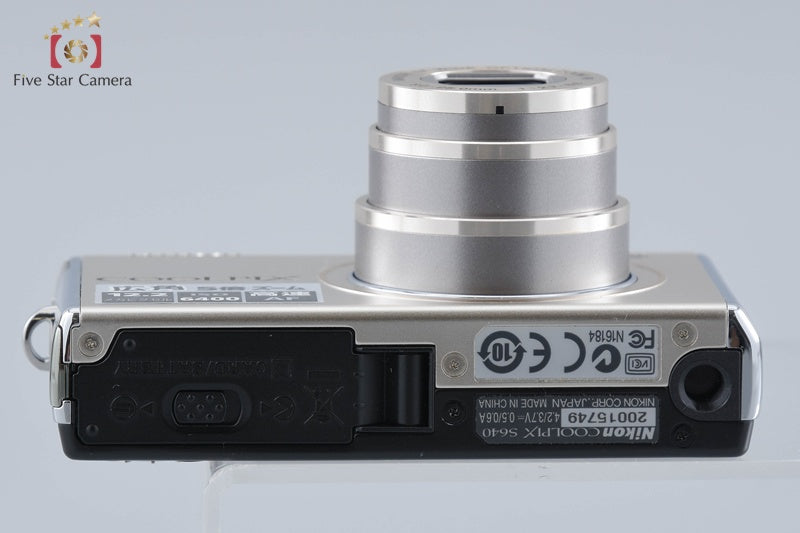 Nikon COOLPIX S640 Ice Silver 12.2 MP Digital Camera
