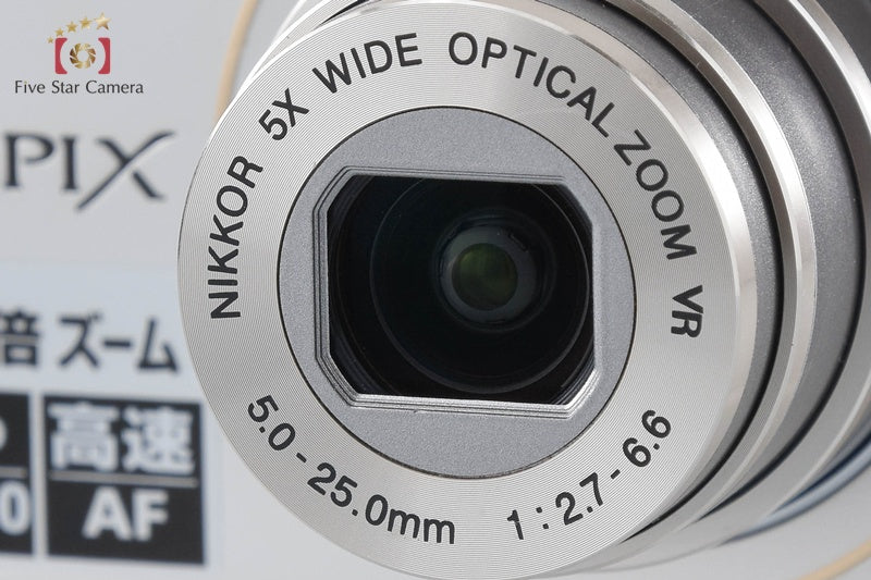 Nikon COOLPIX S640 Ice Silver 12.2 MP Digital Camera