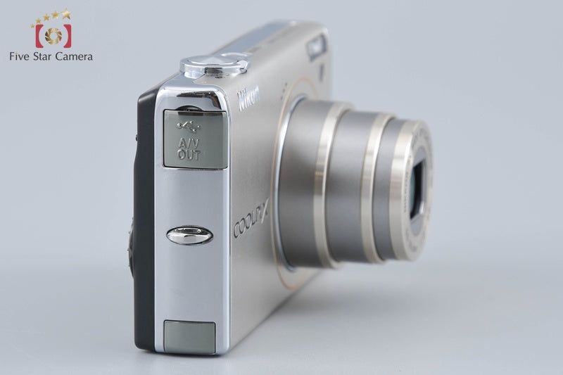 Nikon COOLPIX S640 Ice Silver 12.2 MP Digital Camera