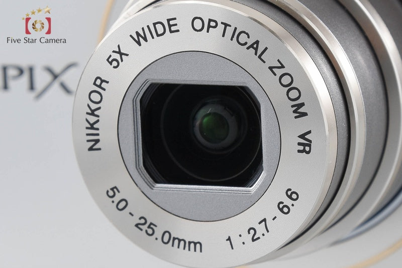 Nikon COOLPIX S640 Ice Silver 12.2 MP Digital Camera