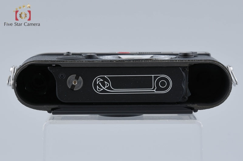 Leica M6 Black 35mm Rangefinder Film Camera Body