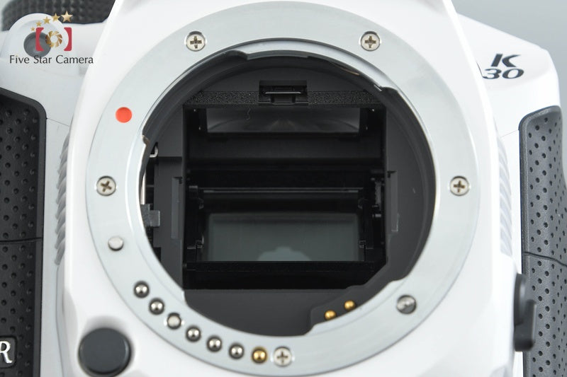 PENTAX K-30 White 16.3 MP DSLR Camera 18-135 Lens