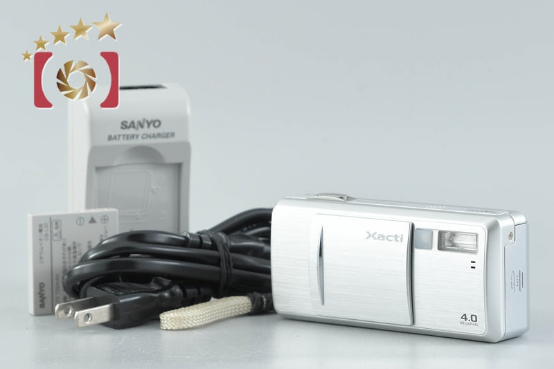 SANYO Xacti DSC-J4 Silver 4.0 MP Digital Camera