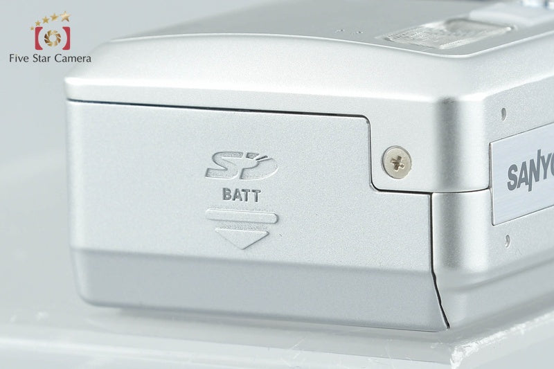 SANYO Xacti DSC-J4 Silver 4.0 MP Digital Camera